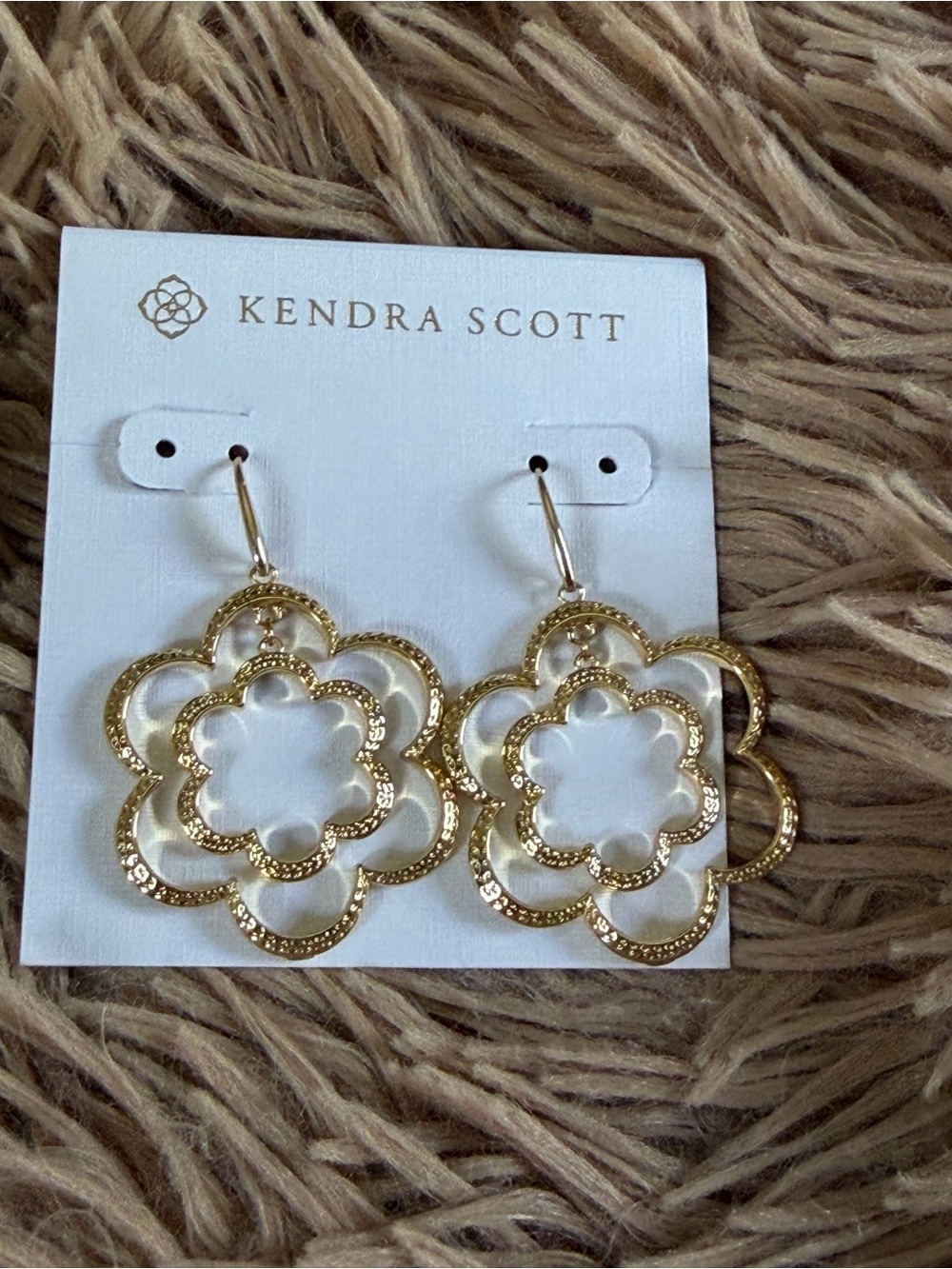 Kendra Scott Textured Gold Floral Drop Earrings new